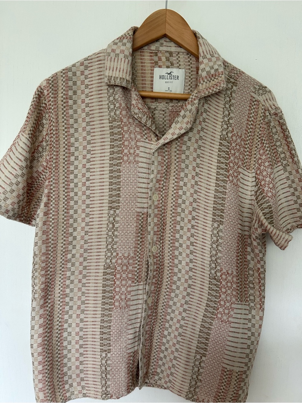 Hollister Short Sleeve Button-Up Shirt - Picture 3 of 8